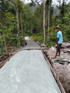 Dana Desa 2025 Tahap Dua Pekon Pagar Dewa Sukau Bangun Jalan Rabat Beton 210 Meter