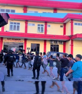 Satuan Brimob Polda Sumut dan Polres Belawan Amankan 17 Pelaku Pungli dan Narkoba