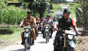 Naik Motor Trail, Dandim 0210/TU Bersama Forkopimda Toba Tinjau Lokasi Rehab RTLH di Desa Parsuratan Balige
