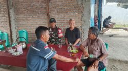 Komsos di Warung Kopi, Babinsa Serda D Sigalingging Bincang Santai Bersama Warga Binaan