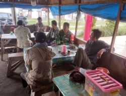 Babinsa Jalin Komunikasi dan Sampaikan Pesan Positif kepada Warga Binaan Lewat Komsos