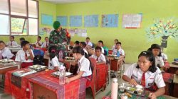 Babinsa Aktif Monitoring Penyaluran Program MBG di Sekolah SDN 3 Sitoluama